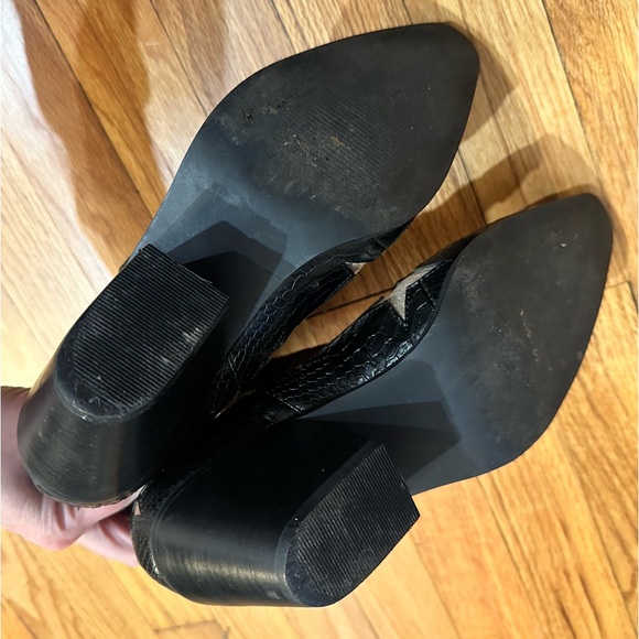 Betsey Johnson Izak Metallic Star Snake Embossed Western Ankle Boots size 7.5 - Picture 6 of 7